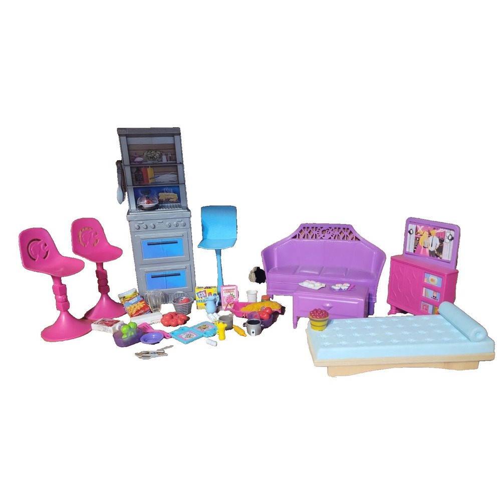 Barbie Living Room Kitchen hang out mixed lot of food furniture etc..